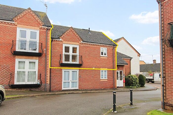 2 Bedroom Apartment For Sale In Flat Kingswood Court, LE18