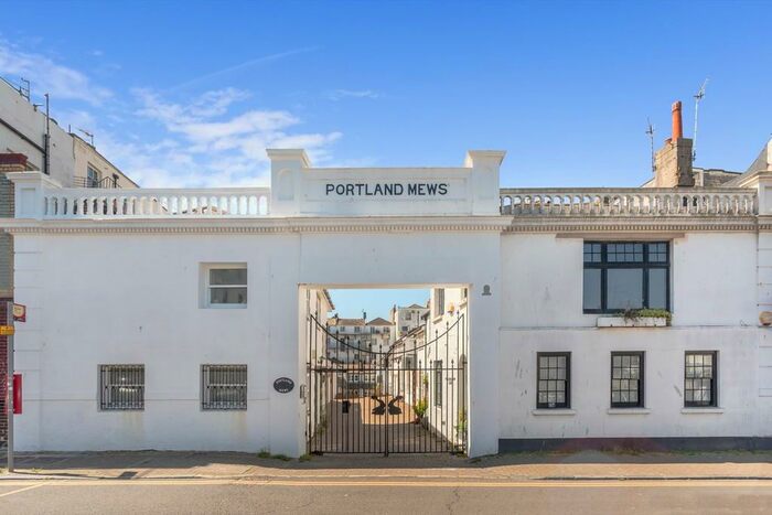 3 Bedroom Mews To Rent In Portland Mews, Brighton, BN2