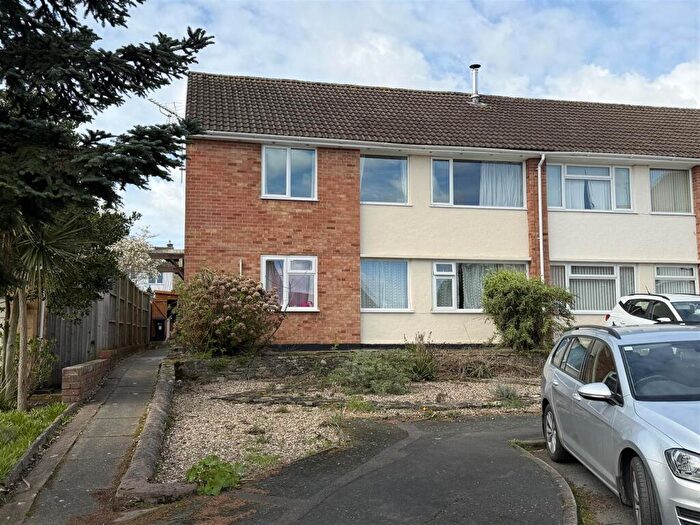 2 Bedroom Flat For Sale In Angela Close, Hereford, HR1