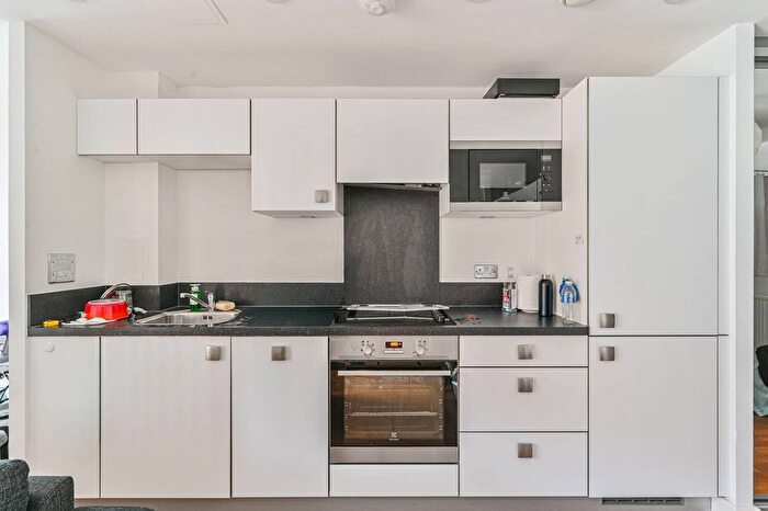 1 Bedroom Flat For Sale In Cornmill Lane, Lewisham, London, SE13