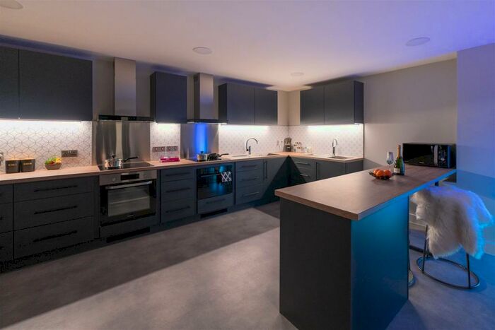 Studio To Rent In Lido Road, Guildford, GU1