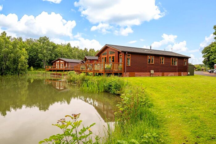 2 Bedroom Lodge For Sale In Woodcock Lane, Lincoln, LN1