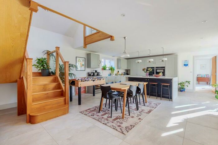 4 Bedroom Detached House For Sale In Malthouse Barn, Oxfordshire, OX29