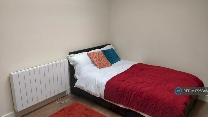 1 Bedroom Flat To Rent In Woodhouse Street, Stoke-On-Trent, ST4