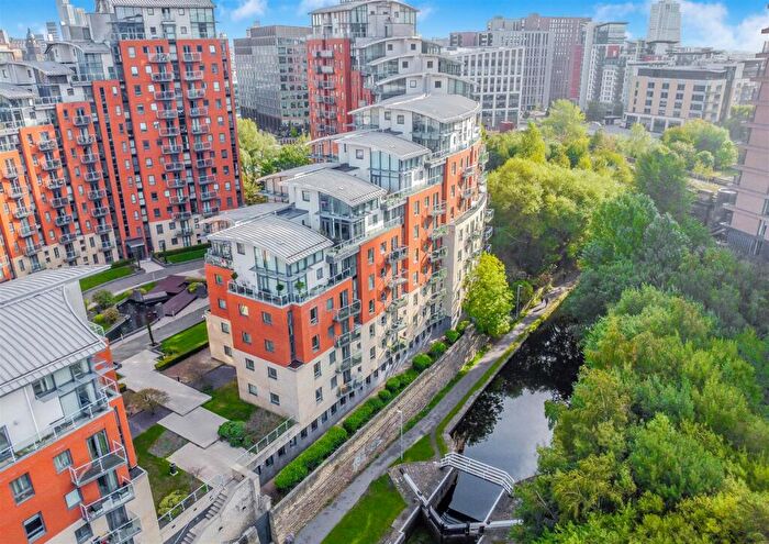 2 Bedroom Apartment For Sale In Gotts Road, Leeds, LS12