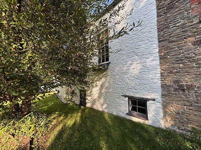 1 Bedroom Terraced House For Sale In North Street, Lostwithiel, PL22