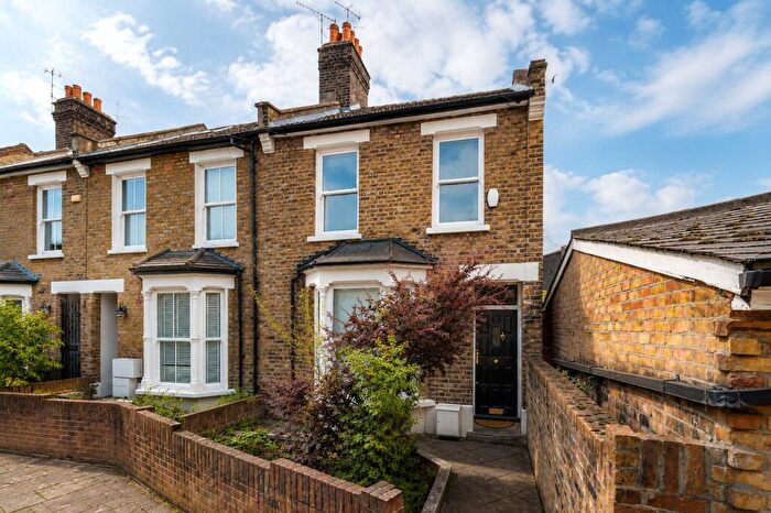 3 Bedroom House To Rent In Bushberry Road, Hackney, London, E9