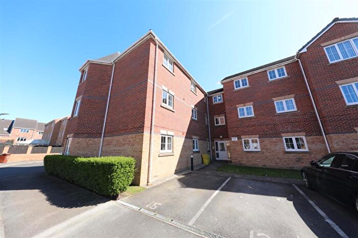 2 Bedroom Apartment For Sale In Staunton Park, Kingswood, Hull, HU7