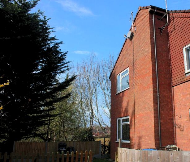 2 Bedroom End Of Terrace House To Rent In Herblay Close, Yeovil, BA21