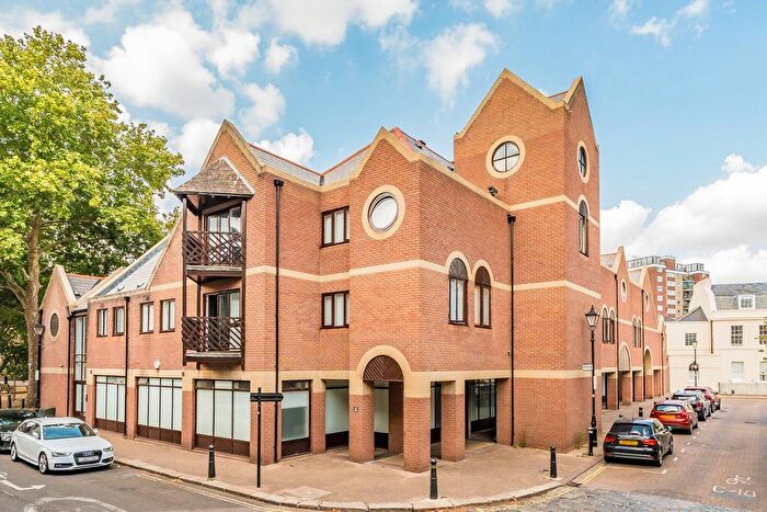 2 Bedroom Flat To Rent In Swan Street, Isleworth, TW7