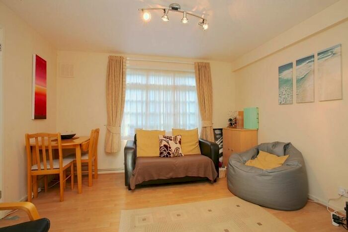 1 Bedroom Flat To Rent In Ashdown Way, SW17