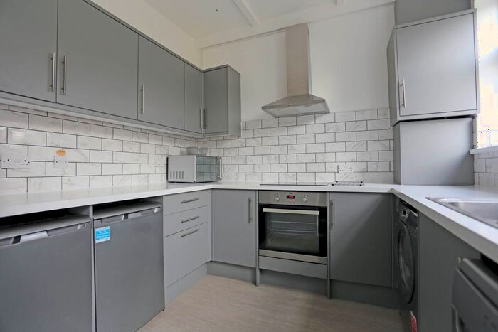 4 Bedroom Terraced House To Rent In St Albans Road, Ilford, IG3