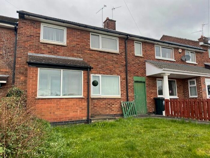 3 Bedroom Town House To Rent In Newlyn Parade, Leicester, LE5