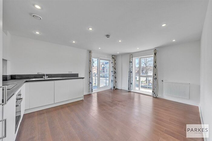2 Bedroom Flat To Rent In Townshend House, Rosemont Road, London, W3