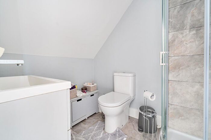 5 Bedroom Barn Conversion For Sale In Reading, Berkshire, RG7