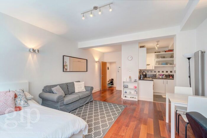 Studio To Rent In St. Martin's Lane, London, WC2N