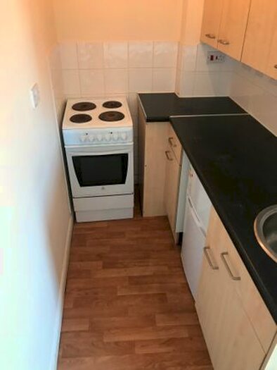 Studio To Rent In Salisbury Street, Southampton SO15