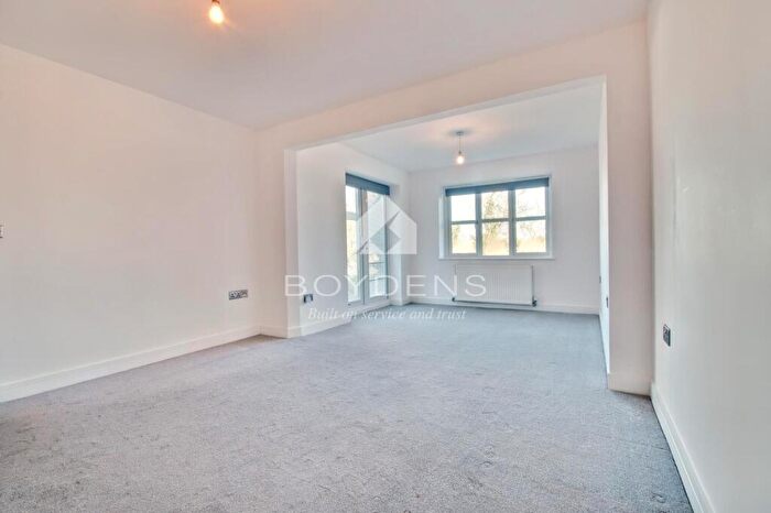 2 Bedroom Bungalow For Sale In Greys Farm Close, Kirby-Le-Soken, CO13