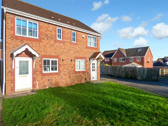 2 Bedroom Semi-Detached House To Rent In Kelso Close, Measham, DE12