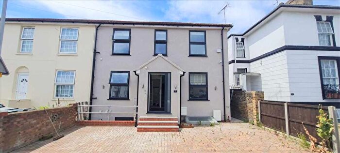 1 Bedroom House Of Multiple Occupation To Rent In Cambrian Grove, Gravesend, DA11