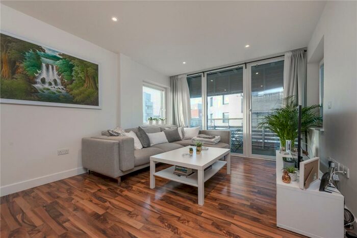 2 Bedroom Apartment To Rent In Hillside, London, NW10