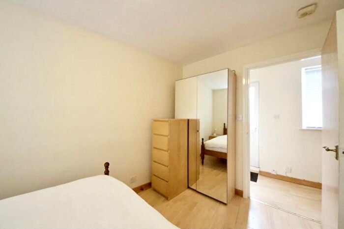 1 Bedroom Flat To Rent In Brunswick Quay, London, SE16