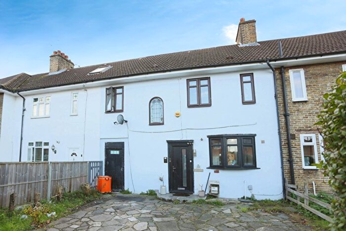 3 Bedroom Terraced House For Sale In Brookehowse Road, London, SE6