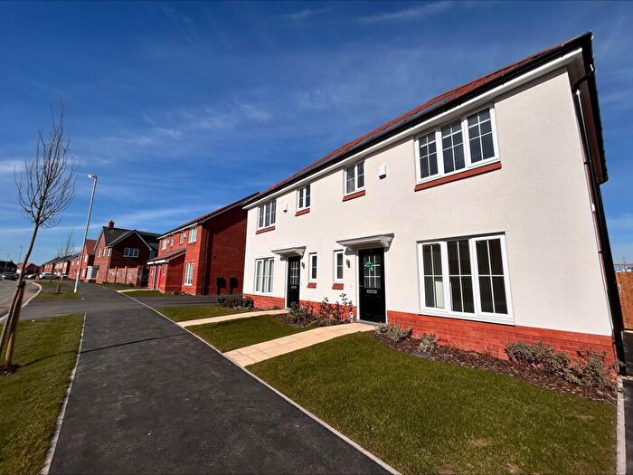 3 Bedroom House To Rent In Lovage Drive, Oldham, OL8