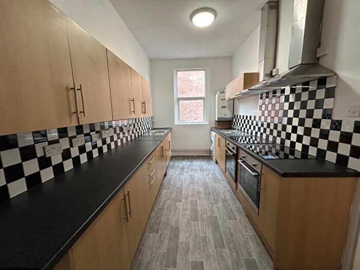 10 Bedroom Flat To Rent In Burns Street, Arboretum, Nottingham, NG7