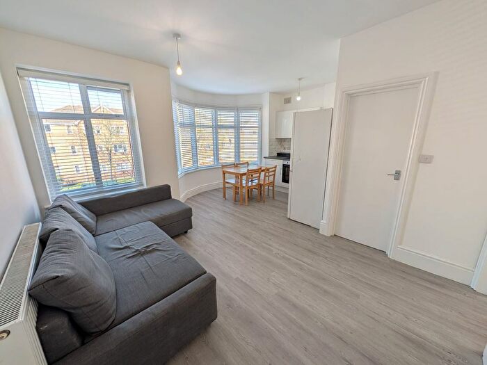 1 Bedroom Flat To Rent In Somerton Road, Cricklewood, NW2