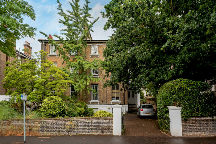 1 Bedroom Flat To Rent In Granville Park, London, SE13