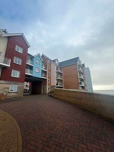 2 Bedroom Flat To Rent In Honeycombe Chine, Boscombe, Bournemouth, BH5