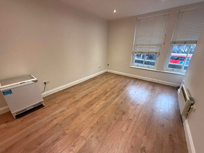 1 Bedroom Property To Rent In The Mall, Ealing, W5