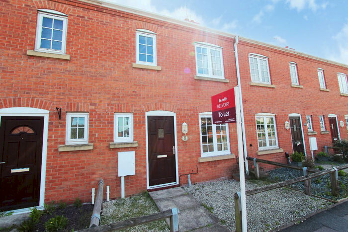 2 Bedroom Town House To Rent In Station Road, Castle Donington, DE74