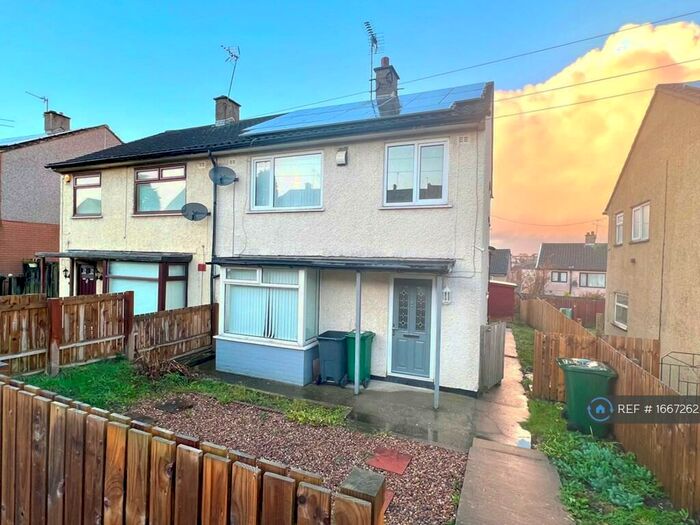 3 Bedroom Semi-Detached House To Rent In Englefield Crescent, Bradford, BD4