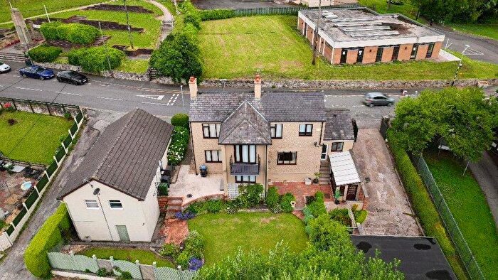 4 Bedroom Detached House For Sale In Plas Kynaston Lane, Cefn Mawr, Wrexham, LL14