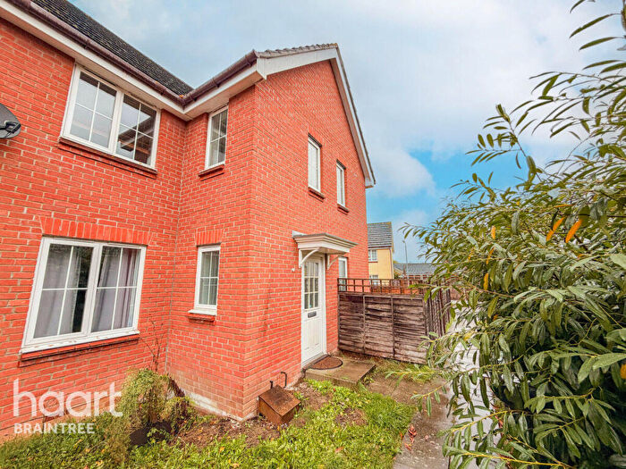 2 Bedroom Terraced House For Sale In Braiding Crescent, Braintree, CM7