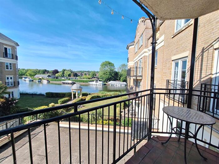 2 Bedroom Flat To Rent In Regents Riverside, RG1
