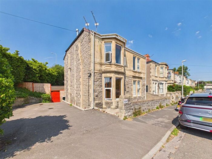 4 Bedroom Detached House For Sale In Sunnyside Road North, Weston-super-Mare, North Somerset, BS23