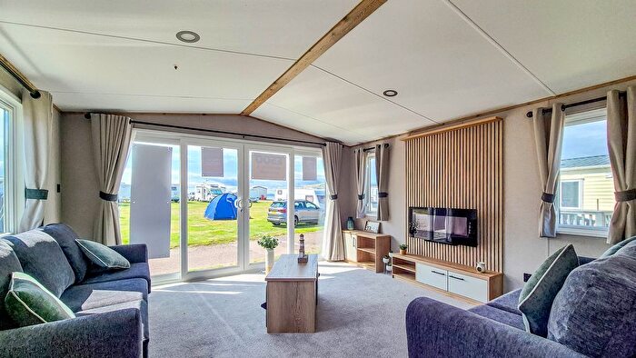 2 Bedroom Mobile/park Home For Sale In Burghead, Elgin, IV30