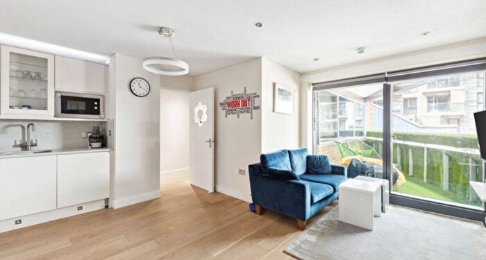 2 Bedroom Flat To Rent In Harrow Road, London, W2
