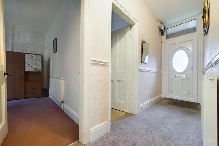 2 Bedroom Semi-Detached Bungalow For Sale In Wold Road, Barrow-upon-Humber, North Lincolnshire, DN19