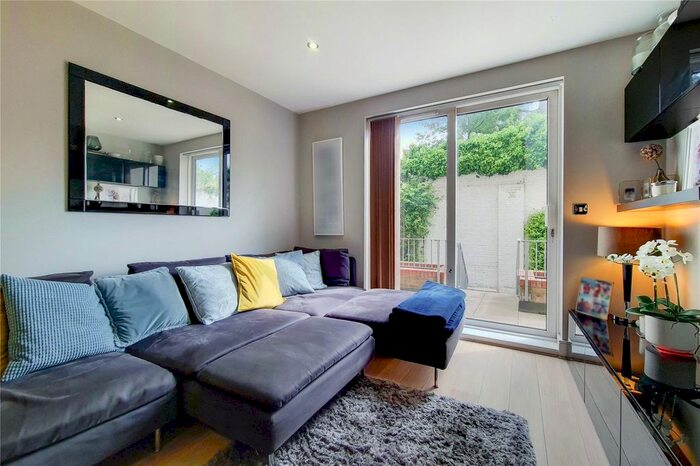 2 Bedroom Flat To Rent In Eltringham Street, London, SW18