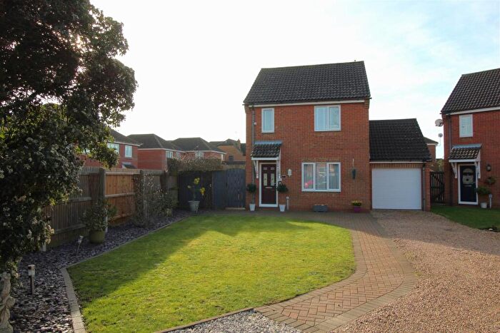 3 Bedroom Detached House For Sale In Oldfield Gardens, Whittlesey, Peterborough, PE7