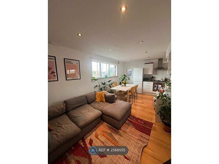 5 Bedroom Flat To Rent In Star House, London, E8
