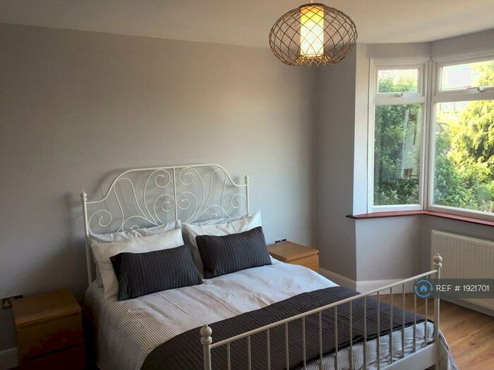 1 Bedroom Flat To Rent In Hillside, London, NW9
