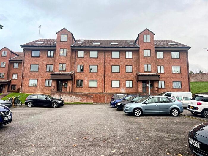 2 Bedroom Apartment To Rent In Tippett Rise, Reading, Berkshire, RG2