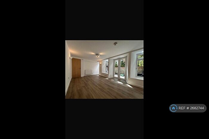 1 Bedroom Flat To Rent In The Chapel, Yeovil, BA20