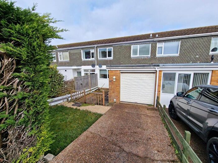 3 Bedroom Terraced House To Rent In Uppercliff Drive, Penarth, CF64