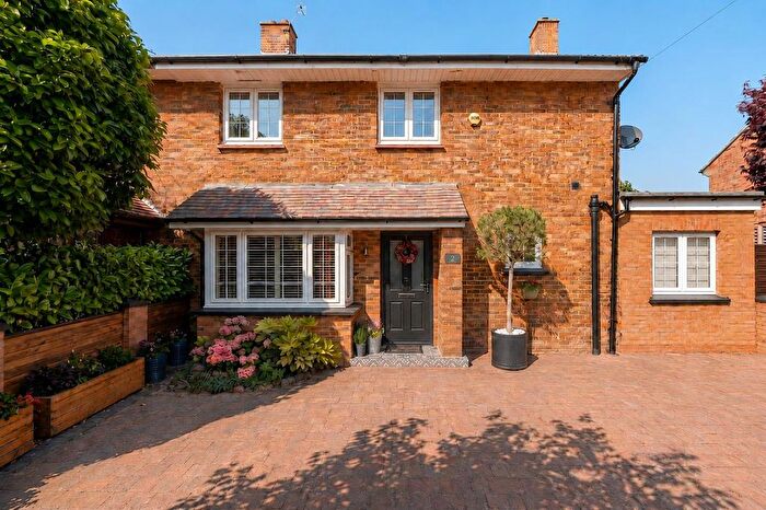 4 Bedroom Semi-Detached House For Sale In Briar Way, West Drayton, UB7